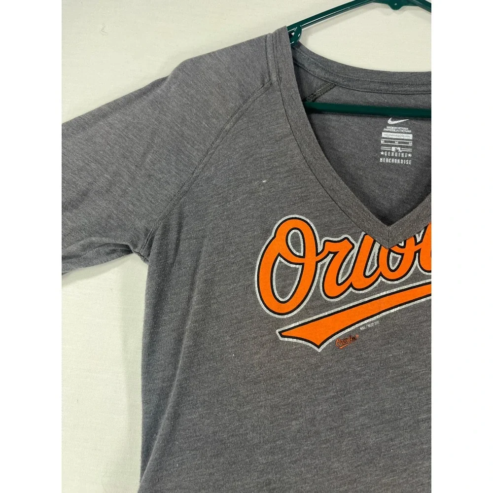 Nike Baltimore Orioles MLB Women Gray V-Neck T-Shirt Medium 25900X-OR5